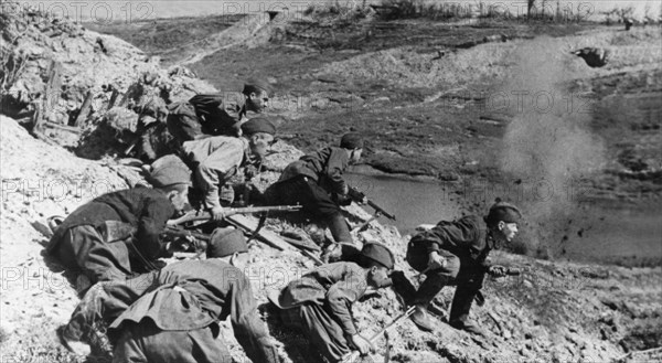 Red army scouts setting out on an assignment on the leningrad front.