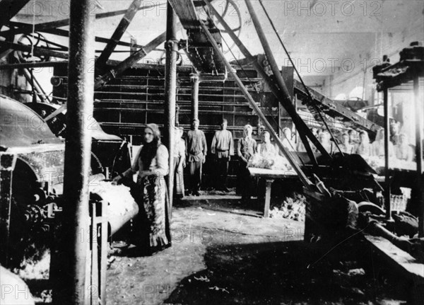 Workers at the ivanovo textile mill, 1905.