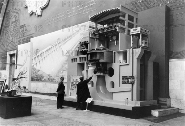 A model of the bratsk hydro-electric power plant on display at the ussr agricultural exhibition and the ussr industrial exhibition in moscow, 1957, the plant has a capacity of 204,000 kw, at the time, the world's most powerful.