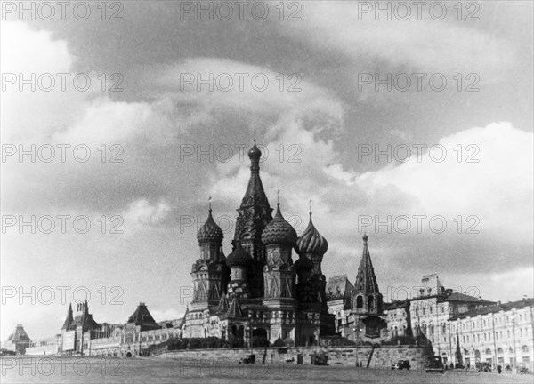 St, basil's cathedral in red square, moscow, ussr sometime in the 1940s.