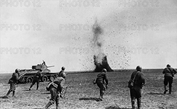 Soviet tanks and infantry advancing in the crimea.