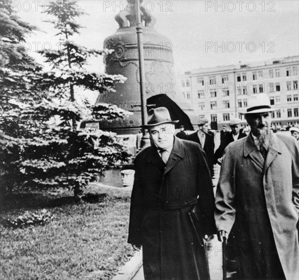 Sergei korolev and igor kurchatov in the kremlin, moscow, a reproduction from 'designer of spaceships' by a, romanov, gospolitizdat publishing house, 1968.