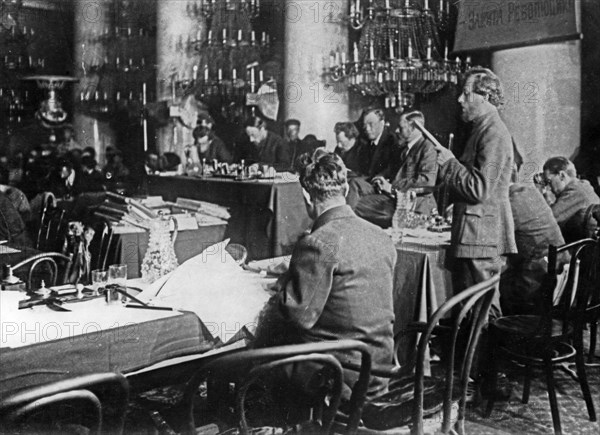 The reading of charges at a trial of social revolutionary leaders (purge trial), moscow, 1922.