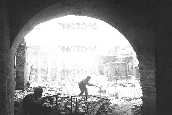 World war 2, battle of stalingrad, street fighting.