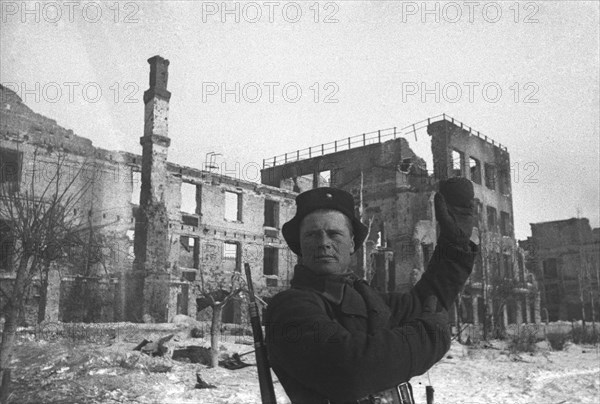 World war 2, battle of stalingrad, directing traffic after the liberation of stalingrad, 1943.