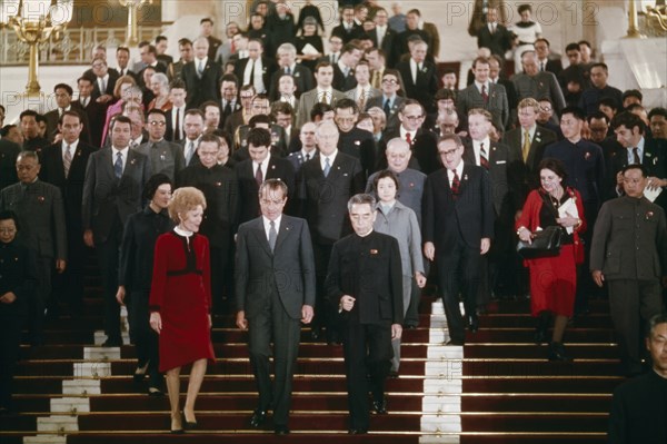 American president richard m, nixon, his wife patricia, and henry kissinger, with chou en-lai in beijing, china, 1972.