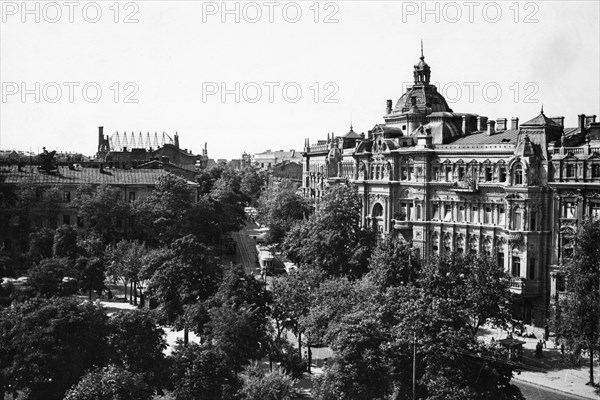 Sadovaya (orchard) street in odessa, ukrainian ssr, late 1940s.