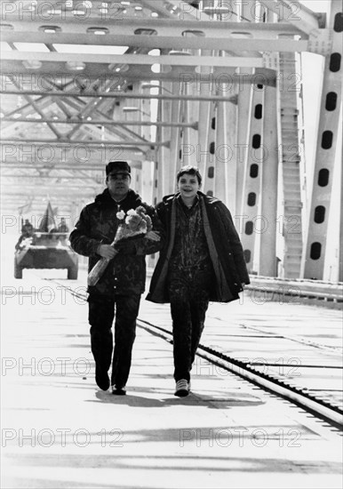 Withdrawal from afghanistan, lieutenant general b, gromov, the last soviet soldier to cross the soviet-afghan border along the 960m long bridge over the amudarya river near the town of termez, uzbekistan on february 15, 1989, he is being met by his son, maxim.