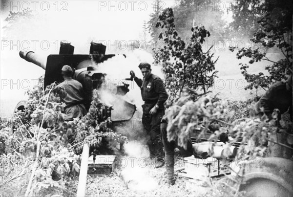 Soviet artilleryman at leningrad front at the karelia isthmus during world war ll.