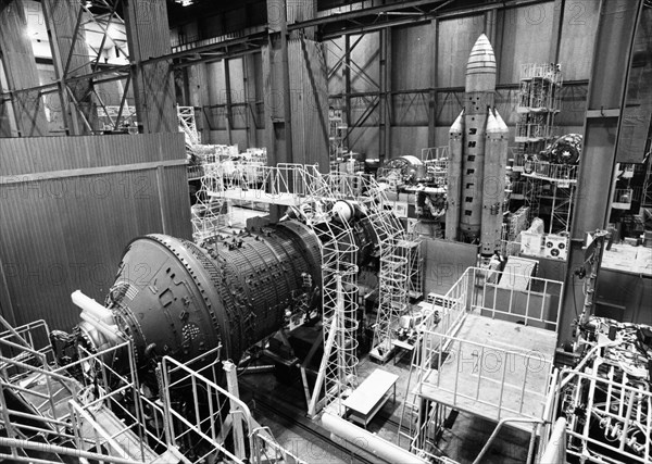 The check-up and testing hangar of the scientific and industrial association 'energia', moscow region, november 1989.