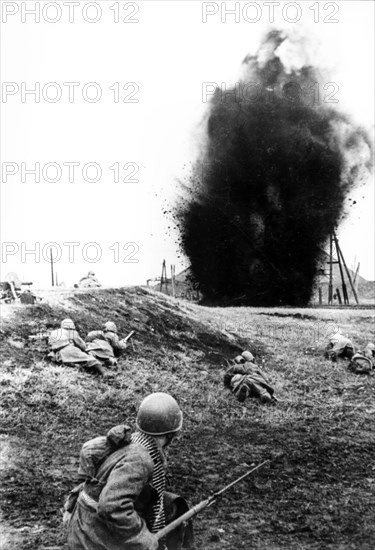 Soviet soldiers at southern front in a combat action in the donets coal basin, 1942.