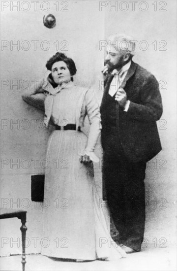 A scene from the play chaika (the seagull) by russian playwriter anton chekhov, being performed at the moscow art theater with chekhov's wife olga knipper as arcadina and constantin stanislavsky as trigorin.