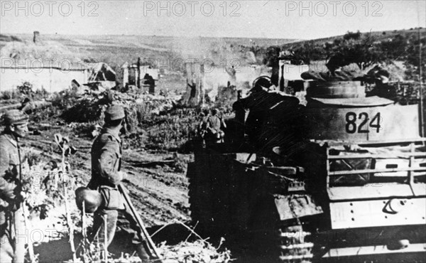 World war 2, battle of kursk, german tanks near belgorod, 1943.