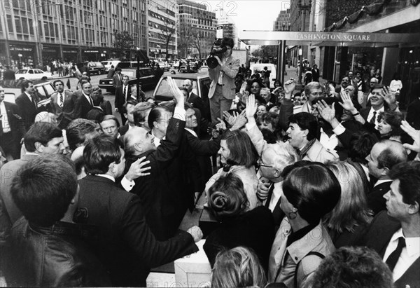 Mikhail gorbachev, general secretary of cpsu central committee meets residents of washington, dc on connecticut avenue, gorbachev state visit to usa, 1987.