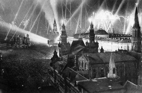 Fireworks over the kremlin in moscow during the massive ve day celebration at the end of world war 2, may 9, 1945.