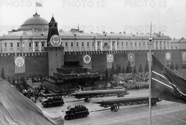 Sandal (ss-4) missiles at a 1962 may day parade in red square, moscow, ussr, the ss-4 is a single-stage, liquid-fuel irbm with a choice of nuclear or conventional warheads and a range of 1,100 miles, first seen in 1961.