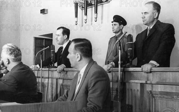 Penkovsky-wynne spy trial, may 1963, grevilly wynne (left) and oleg penkovsky during the trial which began on may 7, 1963.