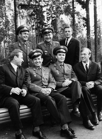 The crews of the soyuz 6, soyuz 7 and soyuz 8 missions in the forest of star town, september 1969, first row (l to r): valery kubasov, georgi shonin, vladimir shatalov, and alexei yeliseyev, 2nd row: viktor gorbatko, anatoly filipchenko, and vladislav volkov.