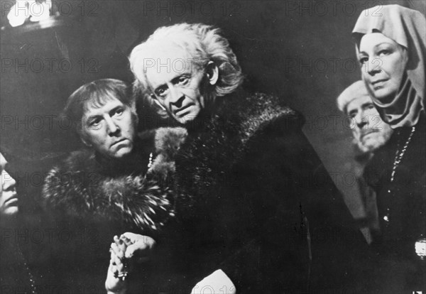 Yuri yarvet as king lear in the film version of shakespeare's play, directed by grigori kozintsev  and produced by lenfilm studios, with (l to r): regana (g, volchek), count of cornwall (a, vokach), gonerilla (e, radzinya), november 1970.