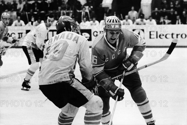 P, henderson (left) and v, petrov (right) during the 3rd match between canada and the ussr at the central leningrad stadium won by the canadians, 4 to 3, september 28, 1972.