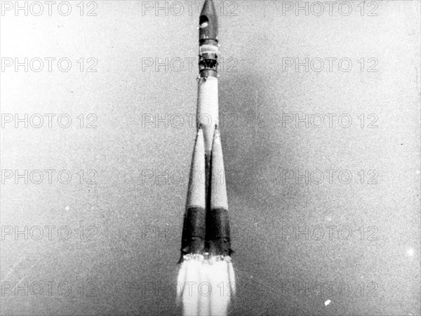 Launch of vostok 1 rocket carrying yuri gagarin, soon to be the first man in space, in 1961, this is a still from a soviet film about the space program.