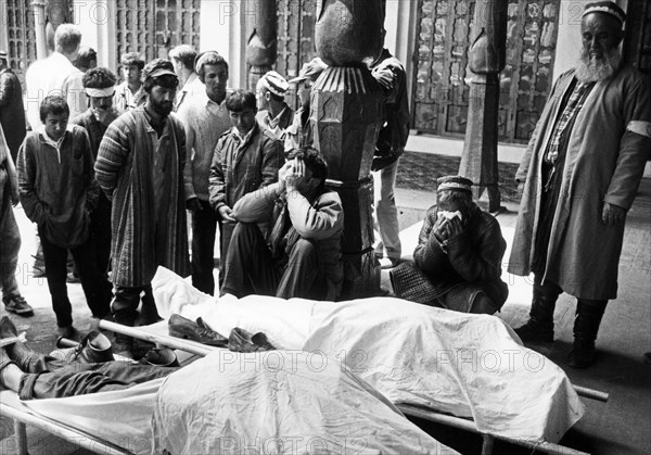 Mourning of people killed in clashes between government supporters and opposition dushanbe on may 5-7, 1992, tajikistan.
