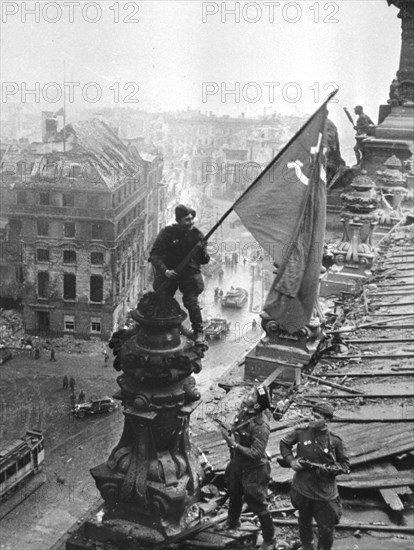 World war 2, the great patriotic war, the raising of the soviet flag over the reichstag in berlin, germany, may 1, 1945,  ???, ??????, ????? ?????? (????????? ???? 150-? ?????? ???????? ll ??????? ???????? ?????????? ???????) ??? ??????? ?????????.