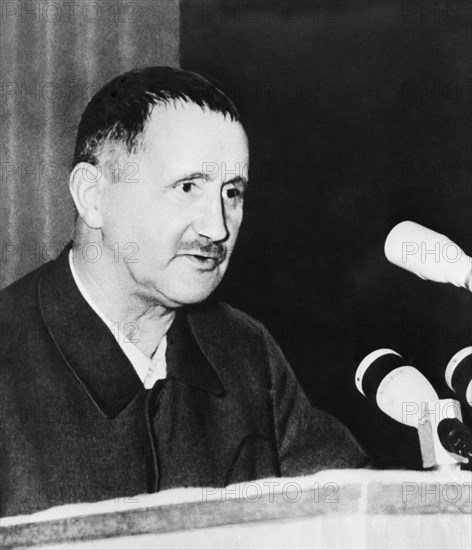 Berlin, gdr, 1955, german dramatist and poet bertholt brecht, founder of the berliner ensemble.