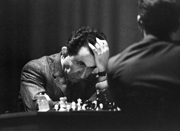 Moscow, ussr, soviet grandmasters tigran petrosian and boris spassky (l-r), world chess championship, may 14, 1969.