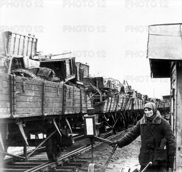 Evacuation of property from moscow, russia, 1942, world war 2.