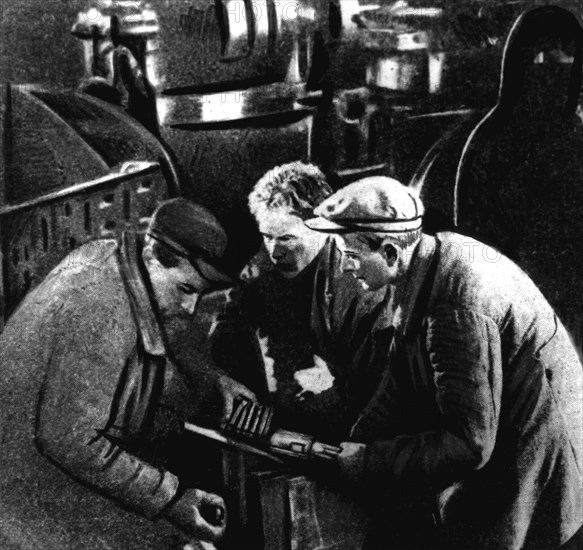 World war one, red army soldiers making hand grenades, 1917, moscow, russia.