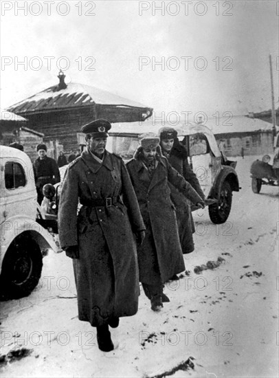 Stalingrad, ussr, february 1943: german field marshal von paulus taken prisoner with members of his staff after the nazi defeat.