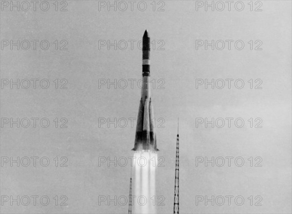 Launching of the rocket carrying the soviet space probe venera 7 towards venus, august 17, 1970.