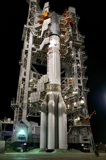 Russian proton m rocket carrying canada's telecommunications satellite anik f3 at the launch pad at the baikonur cosmodrome, kazakhstan, april 10, 2007.