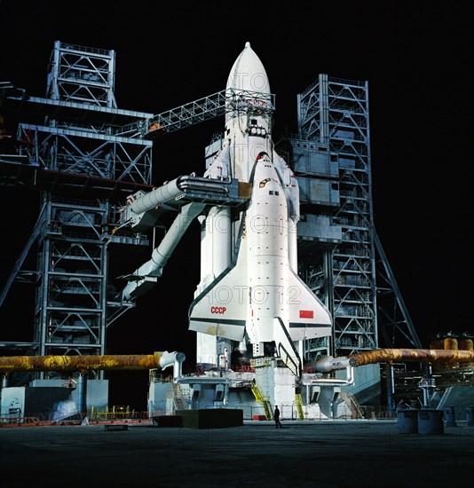 Baikonur cosmodrome, kazakh ssr, ussr, the launch vehicle 'energia' with the buran spacecraft on the launch pad, october 22, 1988.