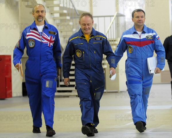 Moscow region, russia, september 18, 2008, u,s, space tourist richard garriott, astronauts michael fincke of the u,s and yury lonchakov of russia (l-r) appear prior to the examinational training at a cosmonaut training centre in star city outside moscow, garriott, lonchakov and fincke are scheduled to visit the international space station in october.