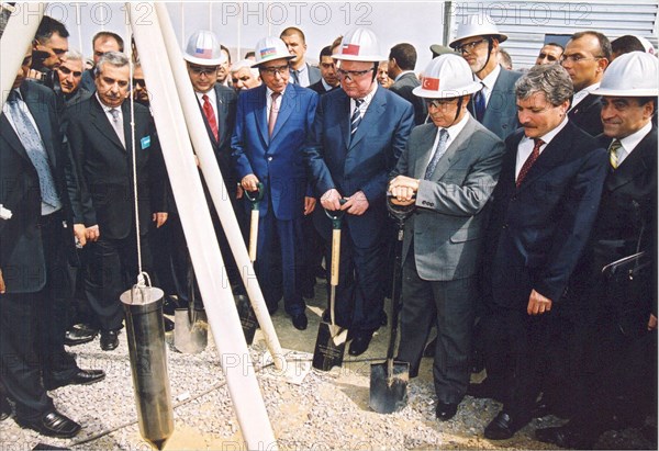 Azerbaijan, september 18, 2002, picture shows the ceremony of launching construction of a baku-tbilisi-ceyhan pipeline held on the grounds of an oil terminal near the village of sangachaly in 40 km southwards of baku, the ceremony was attended by the azerbaijan, georgian and turkish presidents as well as by the u,s, energy secretary.