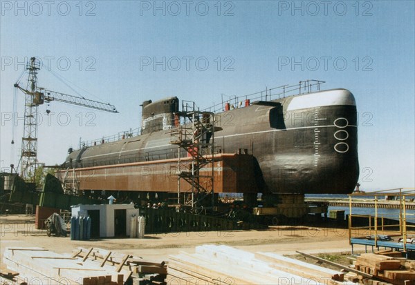 Severodvinsk, russia, september 5, a diesel submarine of the 641b type lies in the dock in severodvinsk shortly before her transportation to moscow where the sub will be turned into a museum, the photo taken in august 2003.