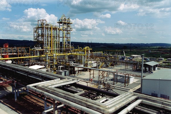 A new polypropylene complex has been opened by the joint stock company 'ufaorgsintez', russian federation, ufa, july 23,1997, the modern technology complex was built by three oil processing enterprises without the use of state money, the necessary equipment for the complex has been supplied by the italian firm 'technimont', the first 200 tonnes batch of polypropylene has already been dispatched to italy and finland.