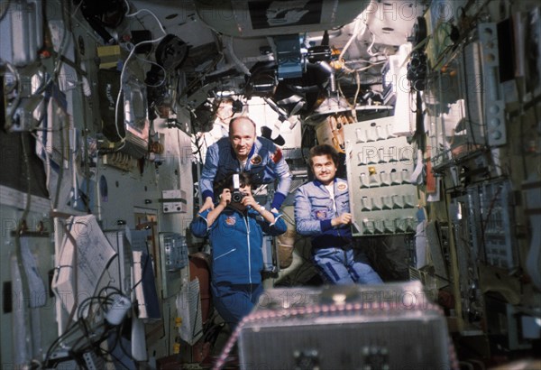 Salyut 7, soyuz t-5, soyuz t-7, anatoly berezovoy, valentin lebedev, and svetlana savitskaya aboard the salyut 7 space station, 1982.