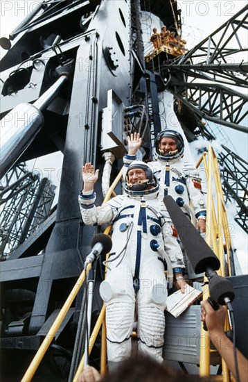 Soyuz 19, apollo-soyuz test project (astp), soviet cosmonauts alexei leonov and valery kubasov leaving for the apollo-soyuz docking mission, baikonur, july 15, 1975.