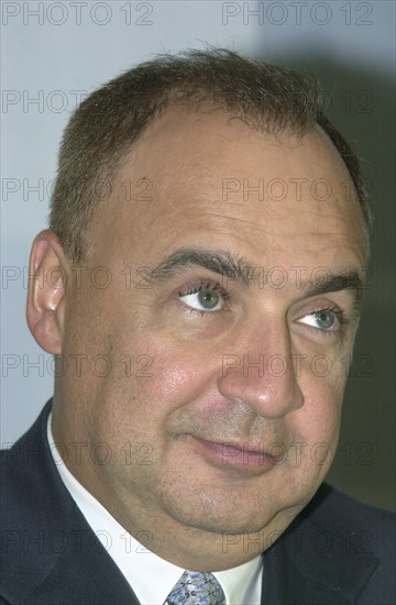 Access industries chairman len blavatnik attends a press conference announcing the launch of tnk-bp oil firm, moscow, russia, september 12, 2003.
