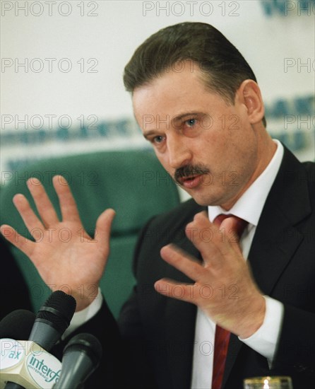 Moscow, russia, september 25, businessman and public figure sergei veremeyenko gestures a a press conference today, thursday, were he announced the intention to put himself in nomination for presidential election in bashkiria.