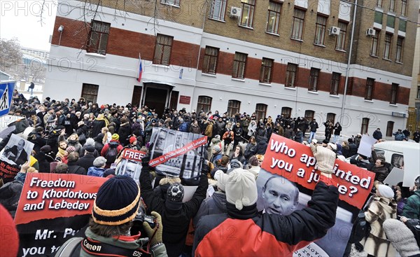 Moscow, russia, december 27, 2010, a rally of khodorkovsky's supporters outside the khamovniki district court, the court is expected to issue its ruling on the second case against former yukos boss mikhail khodorkovsky and former menatep bank chief platon lebedev, the two men have been found guilty of stealing more than 200m tonnes of oil from yukos subsidiaries.