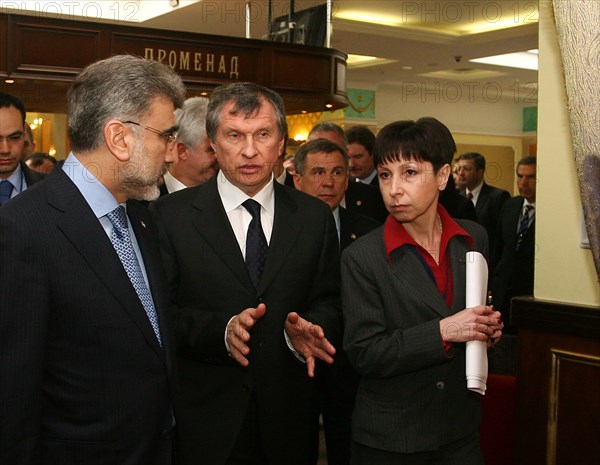 Kazan, russia, march 4, 2011, turkish energy minister taner yildiz (l), and russian vice-prime minister igor sechin (c) at the 11th meeting of the russian-turkish interstate commission for trade and economic cooperation, the talks discussed gazprom's participation in the samsun-ceyhan pipeline project.