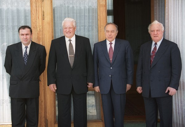 Stavropol krai, l-r: president of armenia levon ter-petrosyan, president of russia boris yeltsin, president of azerbaijan geydar aliyev and president of georgia eduard shevardnadze take part in the cis summit, 1996.
