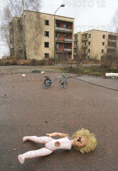 Belorussia, gomel region, december 14, 2000, a view of the 'ghost town' of solnechny, in the bragin district, one of the most affected by the chernobyl nps disaster, the town is in 20 kilometres distance from the chernobyl nuclear power plant, which was the site of a catastrophy on april 26, 1986, when a power unit exploded and radioactive contamination of a vast area followed the explosion, since that time solnechny has been completely abandoned, all the people are settled out.