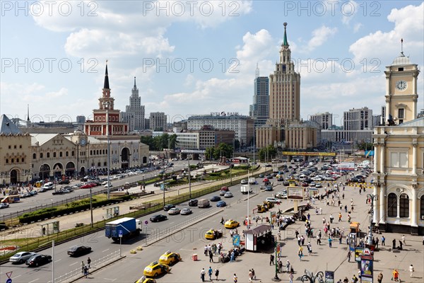 Moscow, russia, july 31, 2011, komsomolsky square with leningradsky (r), yaroslavsky, kazansky (l) rail terminals.