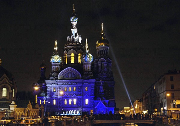 St,petersburg, russia, december 01, 2005, the illuminating show is held prior the solemn ceremony on the occasion of the new architectural lighting of the savior on the spilled blood cathedral designed by italian piero castiglioni.