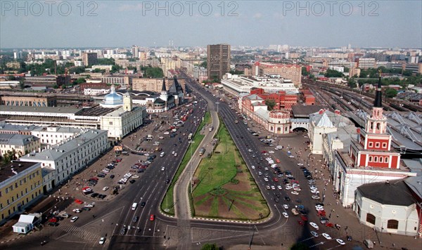 Moscow, russia, june 22, 1999, a view of the famous moscow's square of the three terminals : the kazansky, leningradsky and yaroslavsky, the the russian railway ministry has informed that the passengers traffic tariffs would not be raised for the period of summer vacations, some 2 thousand long-distance trains and over 8,5 thousand local trains will run in this period.